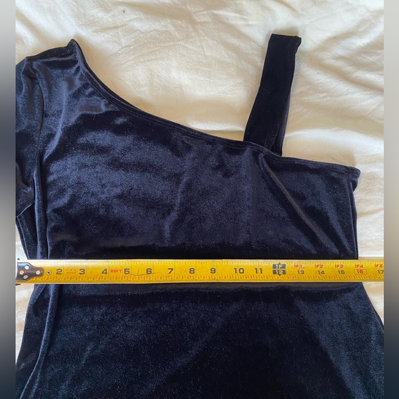 Vintage y2k asymmetrical velvet blouse. - Picture 4 of 4